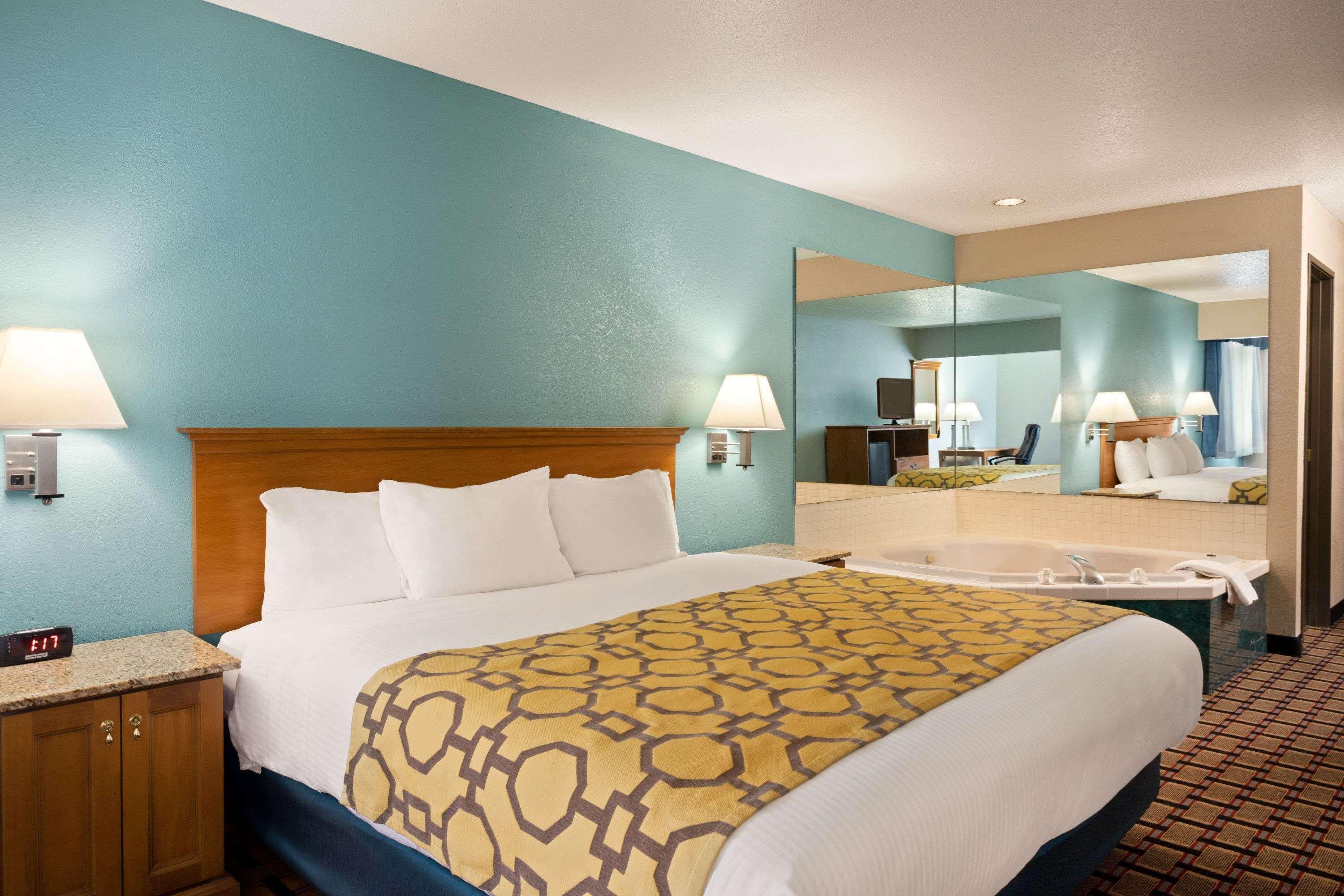 Hotel Baymont By Wyndham Warrenton Extérieur photo