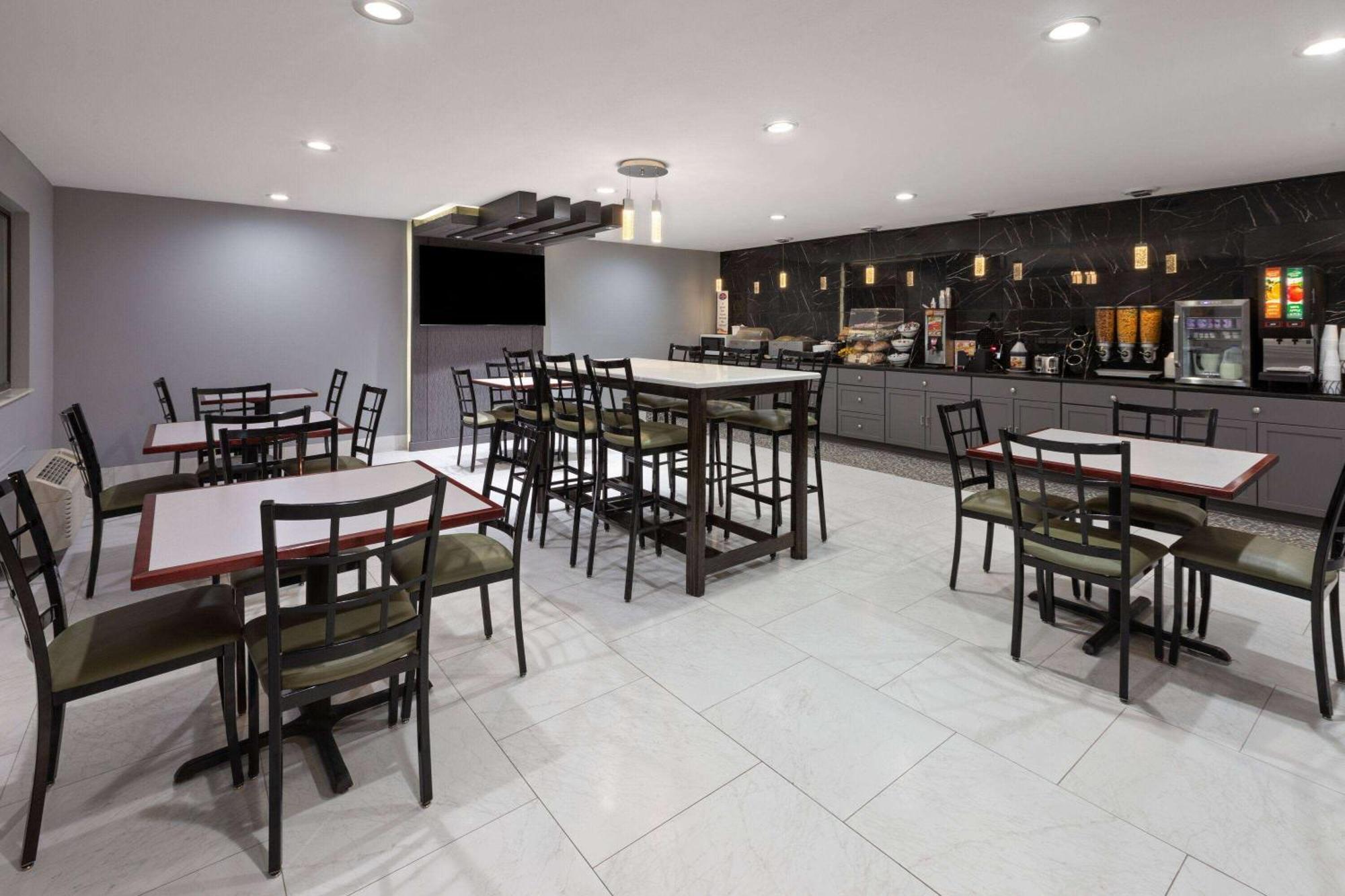 Hotel Baymont By Wyndham Warrenton Extérieur photo