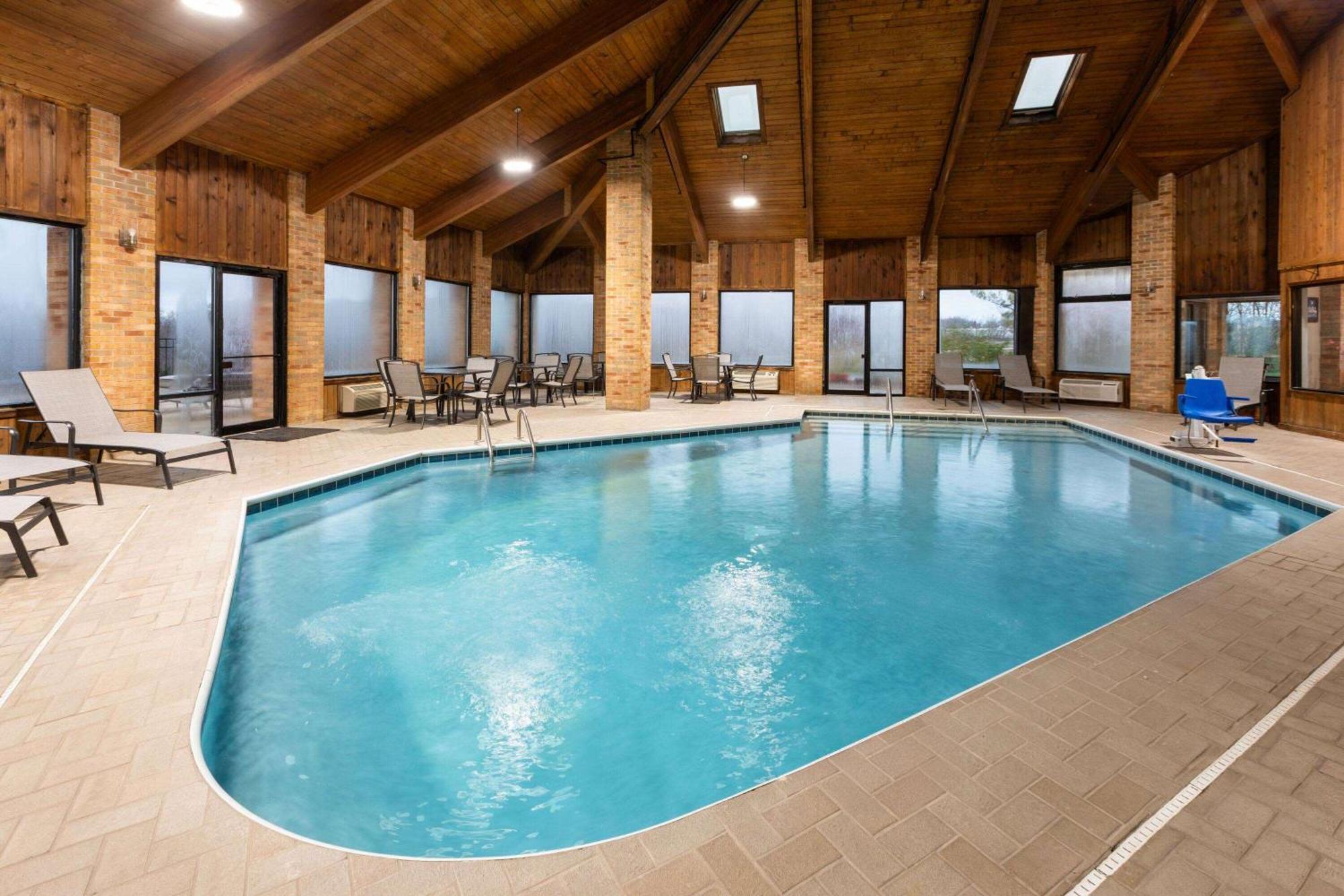Hotel Baymont By Wyndham Warrenton Extérieur photo