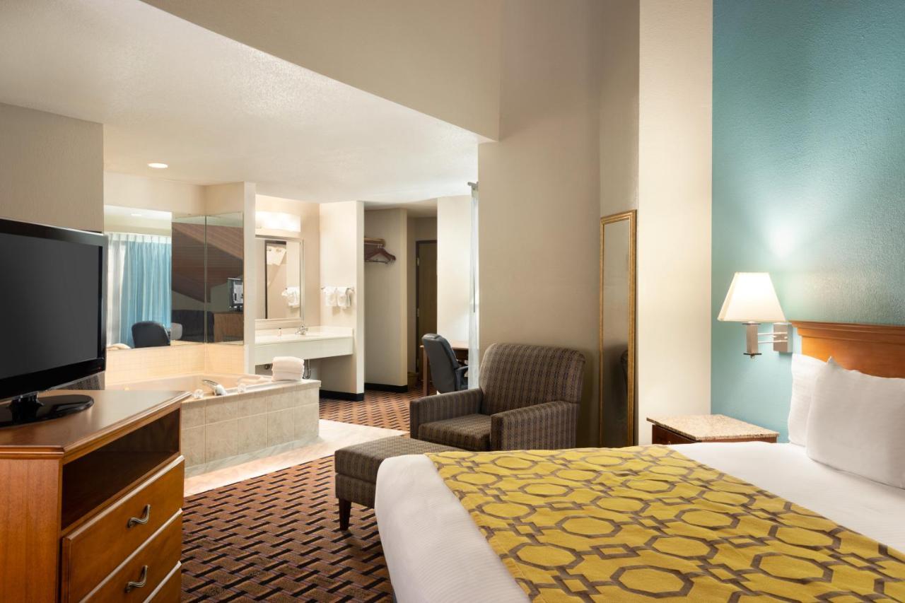 Hotel Baymont By Wyndham Warrenton Extérieur photo