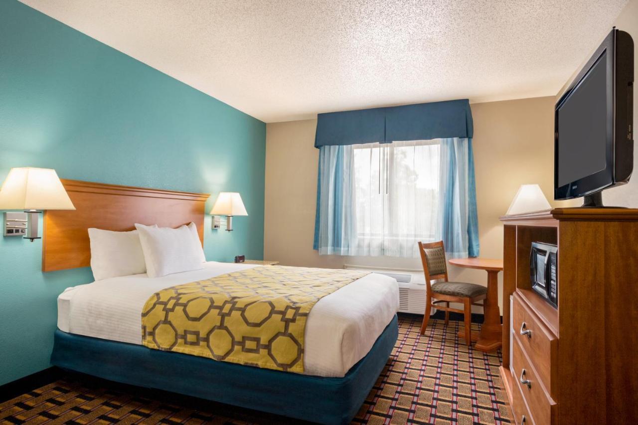 Hotel Baymont By Wyndham Warrenton Extérieur photo