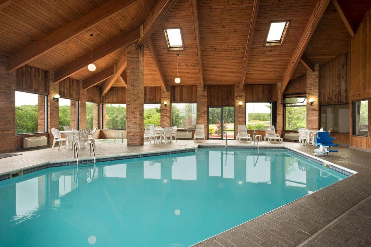 Hotel Baymont By Wyndham Warrenton Extérieur photo